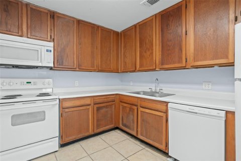 Condo in Orlando, Florida, 2 bedrooms  № 1839856 - photo 12