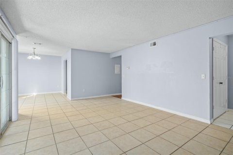 Condo in Orlando, Florida, 2 bedrooms  № 1839856 - photo 5