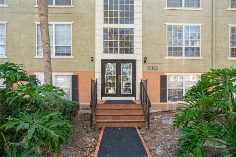 Condo in Orlando, Florida, 2 bedrooms  № 1839856 - photo 2