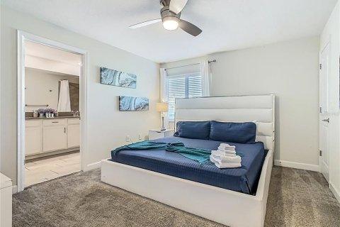 Townhouse in Davenport, Florida 5 bedrooms, 201.32 sq.m. № 2197907 - photo 18