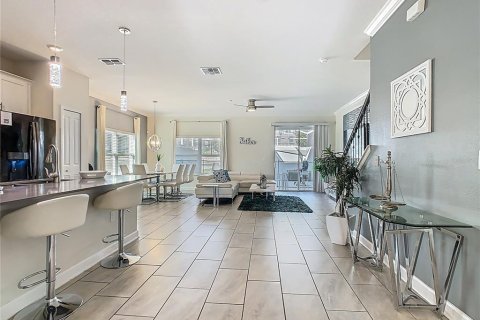 Townhouse in Davenport, Florida 5 bedrooms, 201.32 sq.m. № 2197907 - photo 27