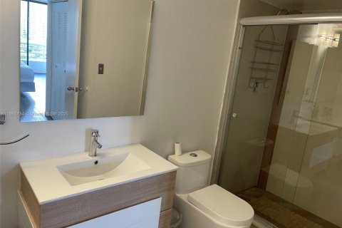 Condominio en alquiler en Aventura, Florida, 2 dormitorios, 98.66 m2 № 1892401 - foto 7