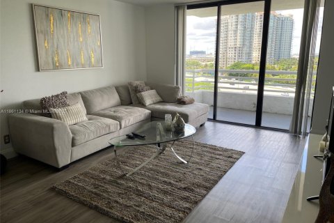 Condominio en alquiler en Aventura, Florida, 2 dormitorios, 98.66 m2 № 1892401 - foto 1
