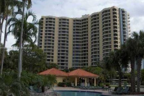 Condominio en alquiler en Aventura, Florida, 2 dormitorios, 98.66 m2 № 1892401 - foto 11