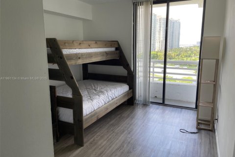 Condominio en alquiler en Aventura, Florida, 2 dormitorios, 98.66 m2 № 1892401 - foto 8