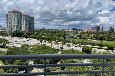 Condominio en alquiler en Aventura, Florida, 2 dormitorios, 98.66 m2 № 1892401 - foto 9