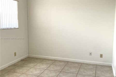 Снять в аренду кондоминиум в Помпано-Бич, Флорида 2 спальни, 102.19м2, № 2004764 - фото 12