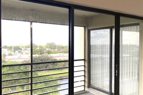 Снять в аренду кондоминиум в Помпано-Бич, Флорида 2 спальни, 102.19м2, № 2004764 - фото 27