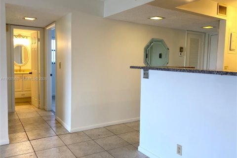 Снять в аренду кондоминиум в Помпано-Бич, Флорида 2 спальни, 102.19м2, № 2004764 - фото 10