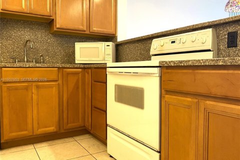 Снять в аренду кондоминиум в Помпано-Бич, Флорида 2 спальни, 102.19м2, № 2004764 - фото 6