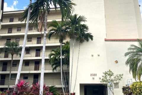 Кондоминиум с 2 спальнями в Помпано-Бич, Флорида № 2004764