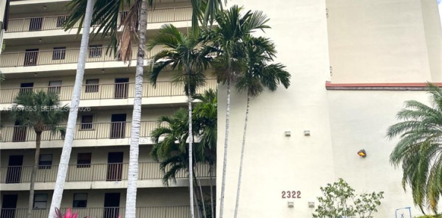 Кондоминиум с 2 спальнями в Помпано-Бич, Флорида № 2004764