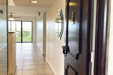 Снять в аренду кондоминиум в Помпано-Бич, Флорида 2 спальни, 102.19м2, № 2004764 - фото 2