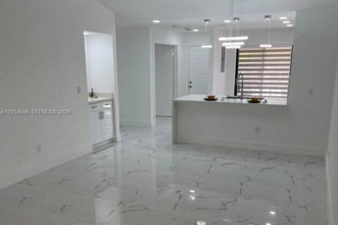 Copropriété à louer à Boca Raton, Floride: 2 chambres, 111.48 m2 № 2172222 - photo 6