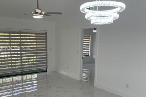 Copropriété à louer à Boca Raton, Floride: 2 chambres, 111.48 m2 № 2172222 - photo 5