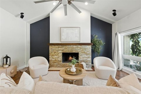 House in Tampa, Florida 3 bedrooms, 229.38 sq.m. № 1898576 - photo 6