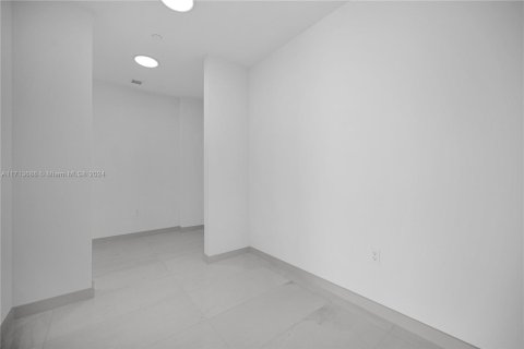 Condo in Miami, Florida, 3 bedrooms  № 1859763 - photo 15