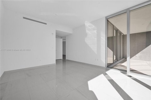 Condo in Miami, Florida, 3 bedrooms  № 1859763 - photo 14