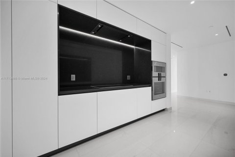 Condo in Miami, Florida, 3 bedrooms  № 1859763 - photo 23
