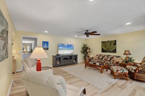 Condo in Venice, Florida, 2 bedrooms  № 1661829 - photo 8