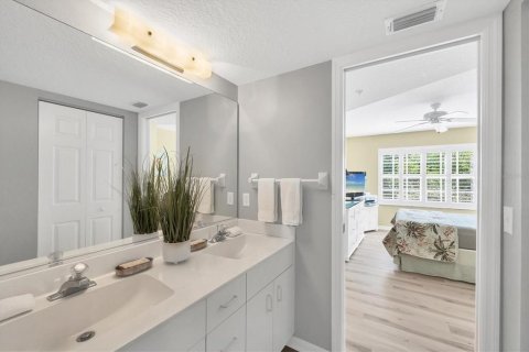 Condo in Venice, Florida, 2 bedrooms  № 1661829 - photo 22