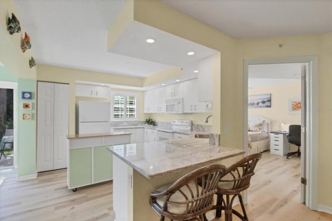 Condo in Venice, Florida, 2 bedrooms  № 1661829 - photo 12