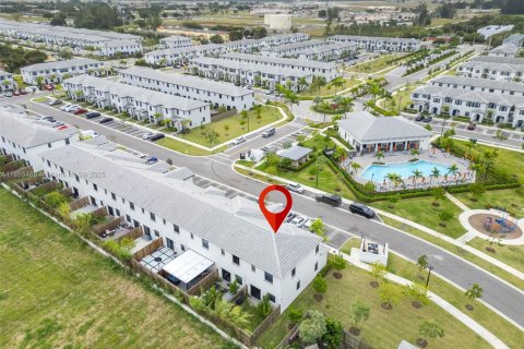 Touwnhouse à vendre à Homestead, Floride: 3 chambres, 123.37 m2 № 1962775 - photo 27