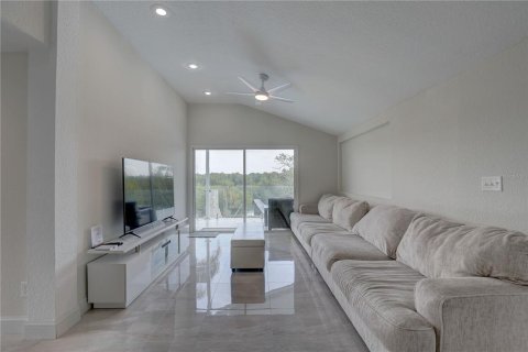 House in Tampa, Florida 5 bedrooms, 251.95 sq.m. № 1690666 - photo 18