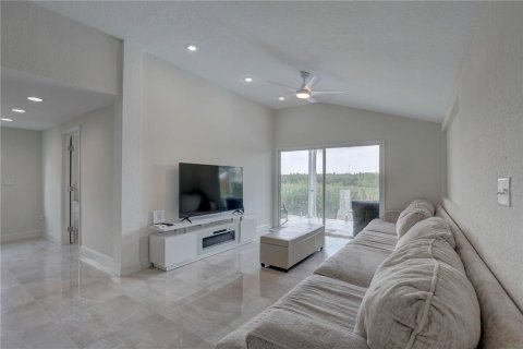 House in Tampa, Florida 5 bedrooms, 251.95 sq.m. № 1690666 - photo 17