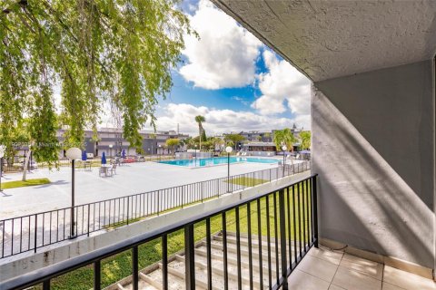 Купить кондоминиум в Майами, Флорида 2 спальни, 83.61м2, № 1953723 - фото 1