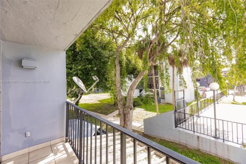 Купить кондоминиум в Майами, Флорида 2 спальни, 83.61м2, № 1953723 - фото 16