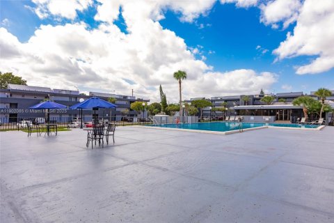 Купить кондоминиум в Майами, Флорида 2 спальни, 83.61м2, № 1953723 - фото 18