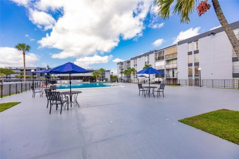 Купить кондоминиум в Майами, Флорида 2 спальни, 83.61м2, № 1953723 - фото 17