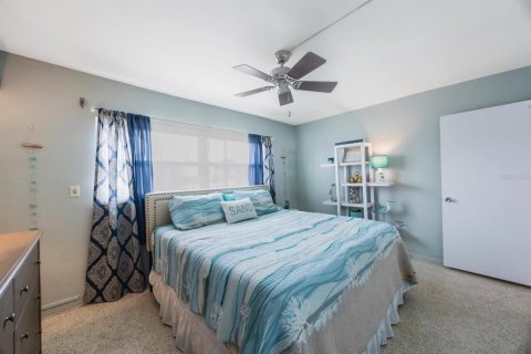 Condo in Saint Pete Beach, Florida, 1 bedroom  № 1803160 - photo 18