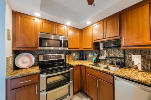 Condo in Saint Pete Beach, Florida, 1 bedroom  № 1803160 - photo 14