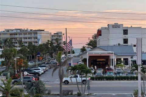 Condo in Saint Pete Beach, Florida, 1 bedroom  № 1803160 - photo 4