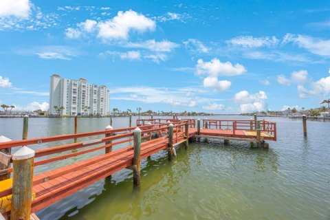 Condo in Saint Pete Beach, Florida, 1 bedroom  № 1803160 - photo 29