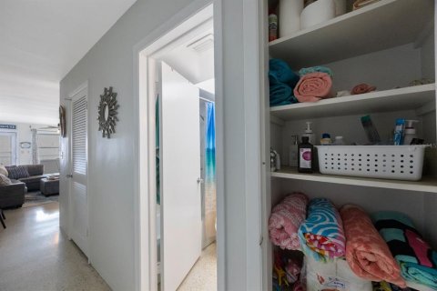 Condo in Saint Pete Beach, Florida, 1 bedroom  № 1803160 - photo 20