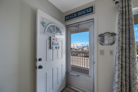 Condo in Saint Pete Beach, Florida, 1 bedroom  № 1803160 - photo 5