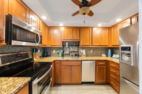 Condo in Saint Pete Beach, Florida, 1 bedroom  № 1803160 - photo 12