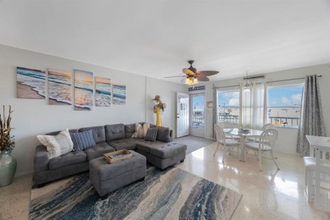 Condo in Saint Pete Beach, Florida, 1 bedroom  № 1803160 - photo 8