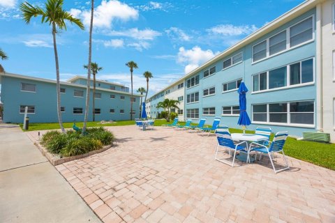Condo in Saint Pete Beach, Florida, 1 bedroom  № 1803160 - photo 26