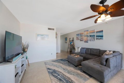 Condo in Saint Pete Beach, Florida, 1 bedroom  № 1803160 - photo 10