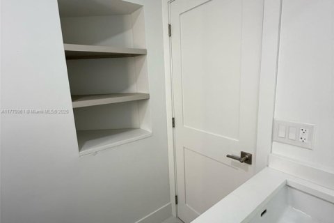 Купить виллу или дом в Майами, Флорида 4 спальни, 187.29м2, № 1708035 - фото 30