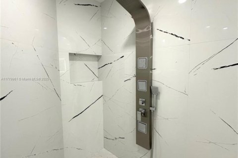 Купить виллу или дом в Майами, Флорида 4 спальни, 187.29м2, № 1708035 - фото 14