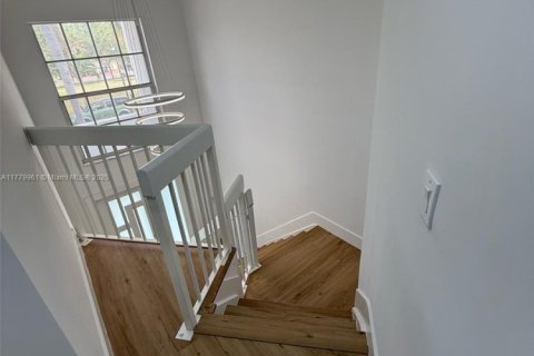 Купить виллу или дом в Майами, Флорида 4 спальни, 187.29м2, № 1708035 - фото 9