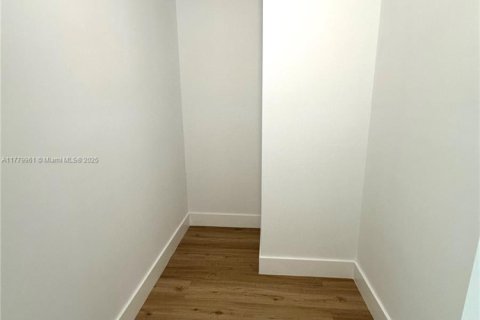 Купить виллу или дом в Майами, Флорида 4 спальни, 187.29м2, № 1708035 - фото 11