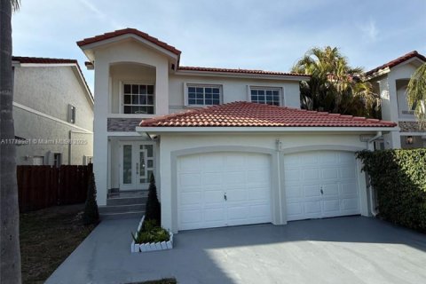 Купить виллу или дом в Майами, Флорида 4 спальни, 187.29м2, № 1708035 - фото 1