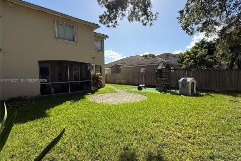 House in Cutler Bay, Florida 4 bedrooms, 197.51 sq.m. № 2428586 - photo 17
