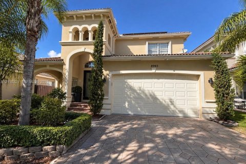 House in Cutler Bay, Florida 4 bedrooms, 197.51 sq.m. № 2428586